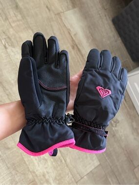Roxy Kids Black Mittens with Pink Trim and Heart Logo